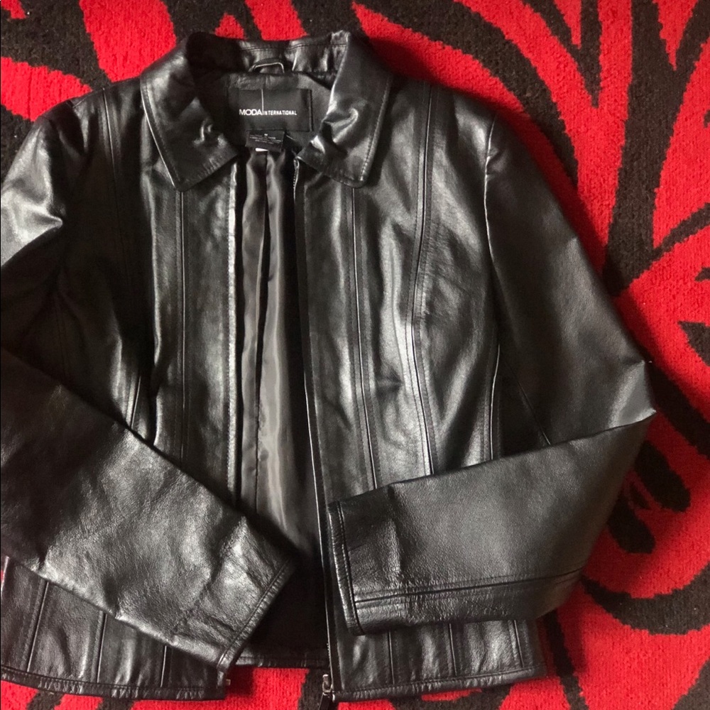 Leather jacket - Picture 2 of 6